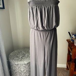 Casual grey strapless jumpsuit "xhilaration" Sz L